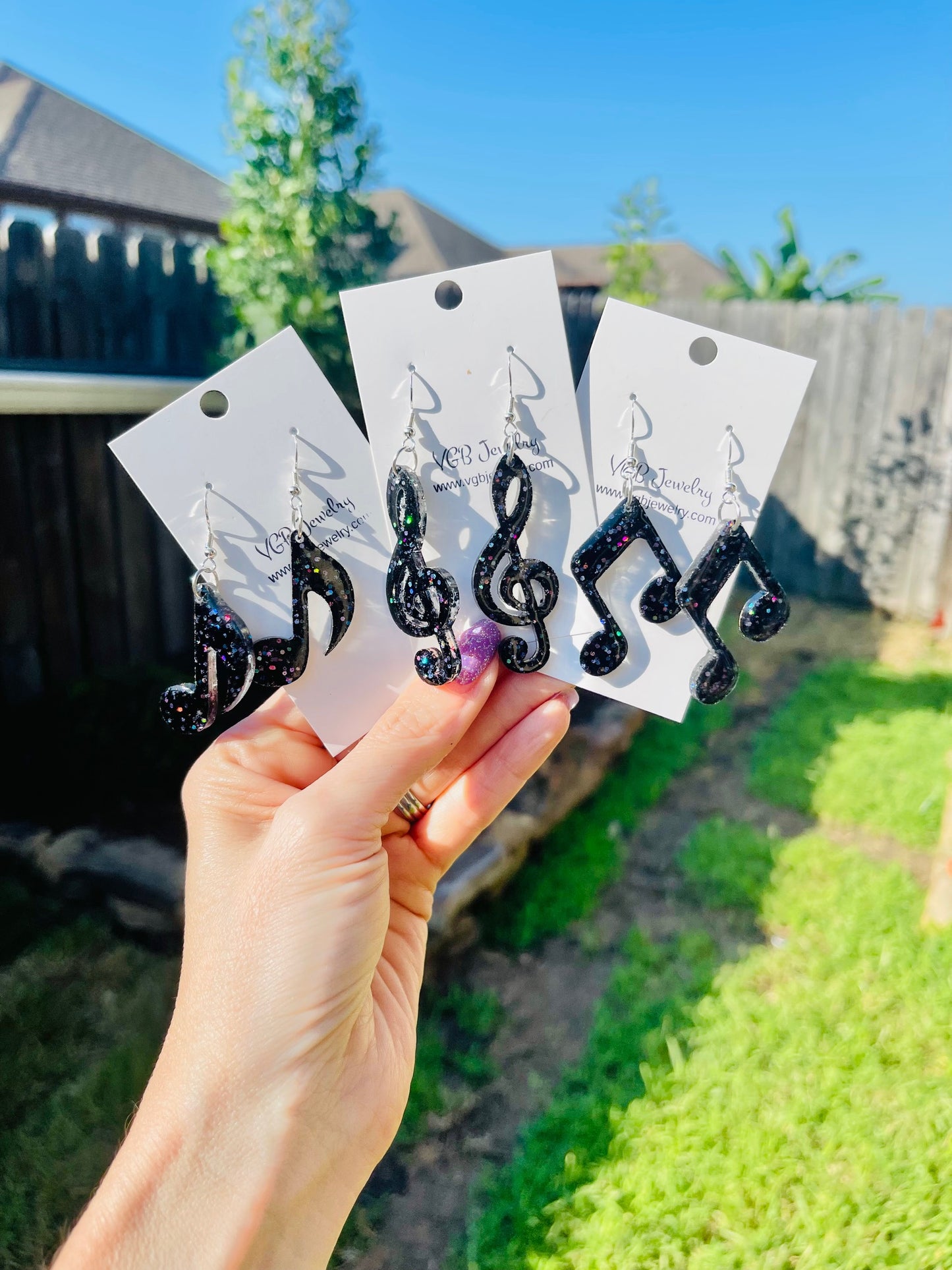 Music notes/Treble Clef resin earrings - handcrafted - custom colors available - handmade jewelry