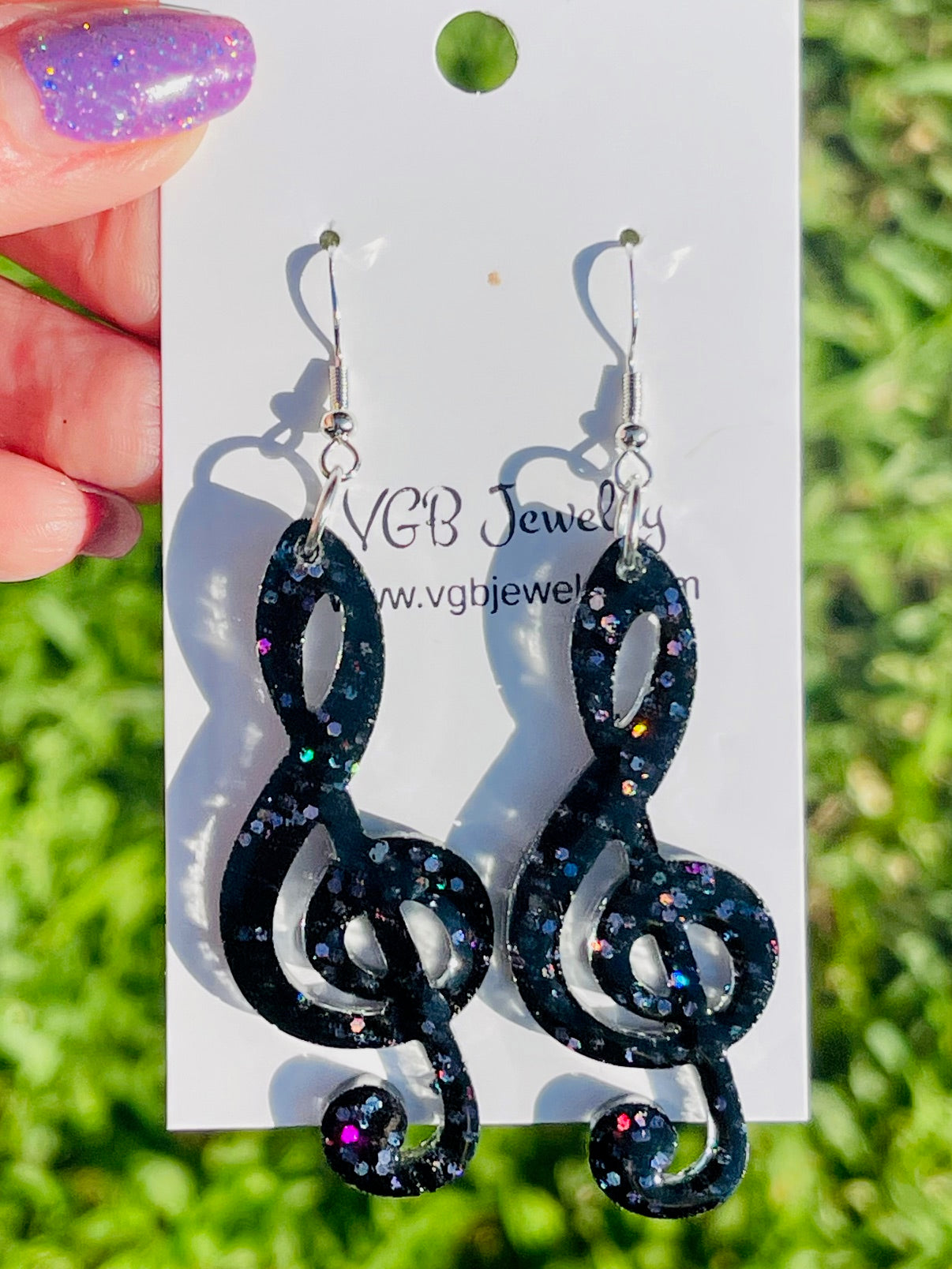 Music notes/Treble Clef resin earrings - handcrafted - custom colors available - handmade jewelry