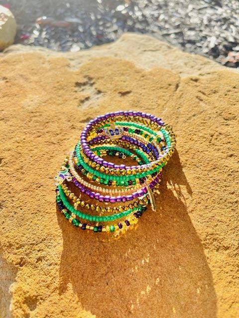 Mardi Gras hand beaded memory wire wrap bracelet - hand made Fat Tuesday jewelry