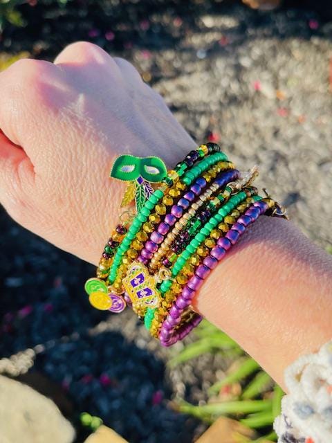 Mardi Gras hand beaded memory wire wrap bracelet - hand made Fat Tuesday jewelry