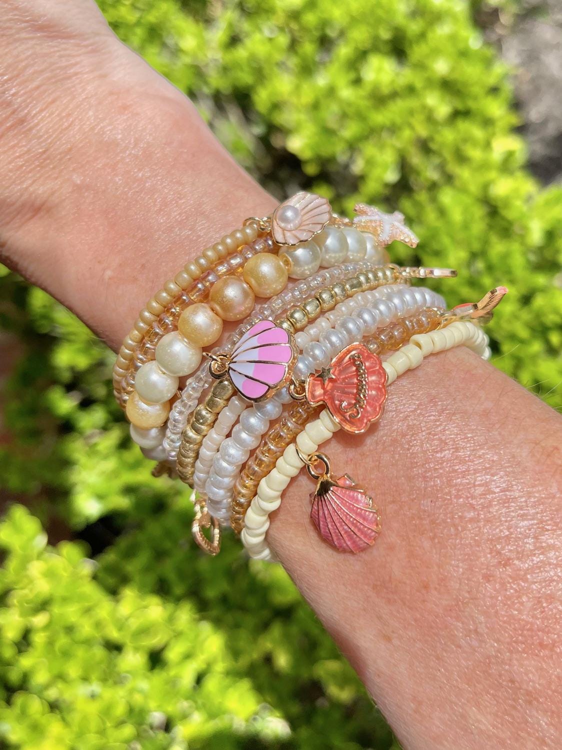 Beachy hand-beaded memory wire wrap cuff bracelet - Ocean-inspired charm bracelet Beige & Pink