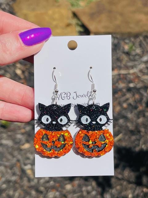 Black Cat Jack O Lantern Earrings – Glitter or Mica Resin Halloween Jewelry – Spooky Cute Pumpkin Dangle Earrings – Handmade