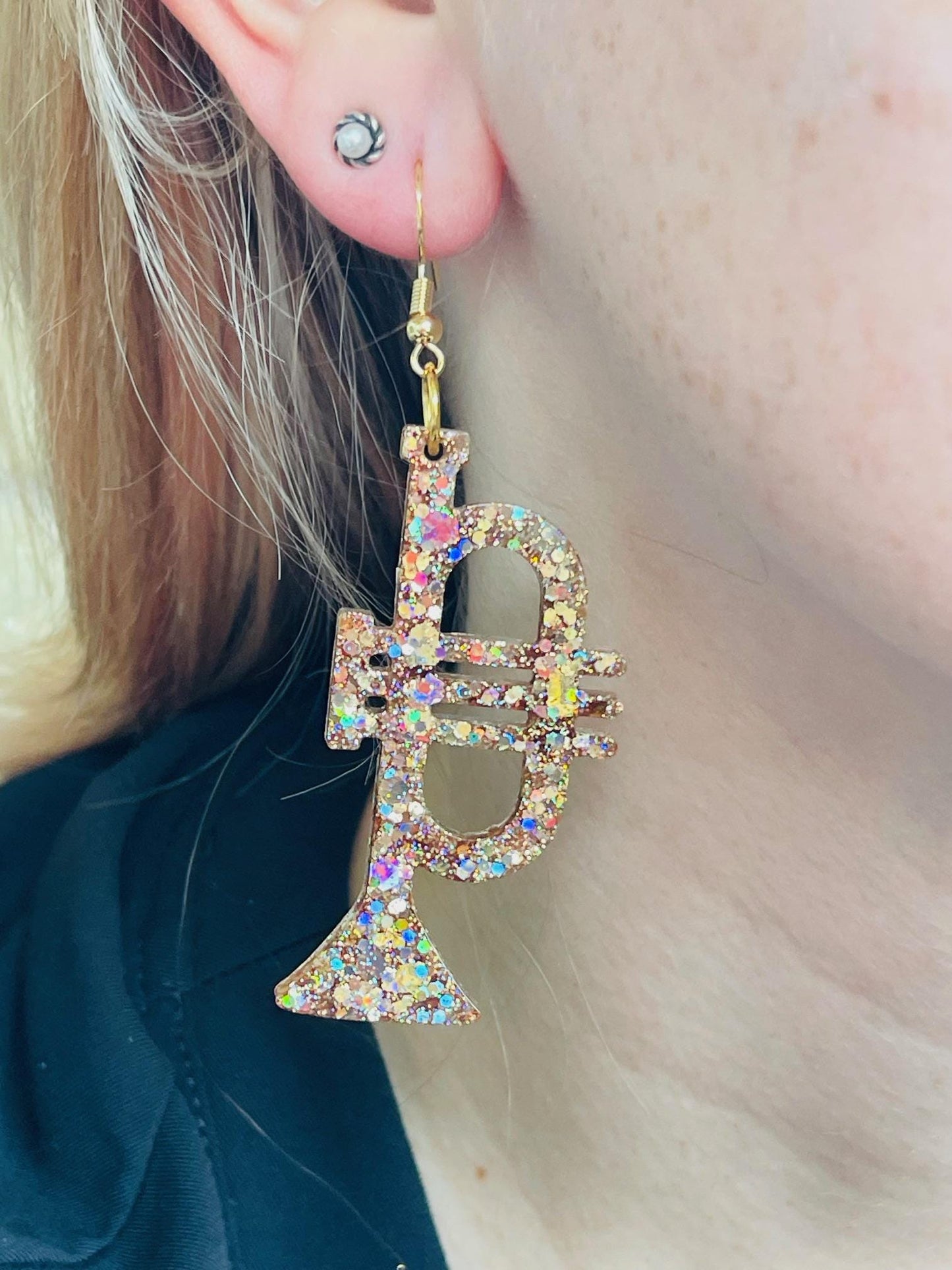 Trumpet resin earrings - handcrafted - handmade jewelry