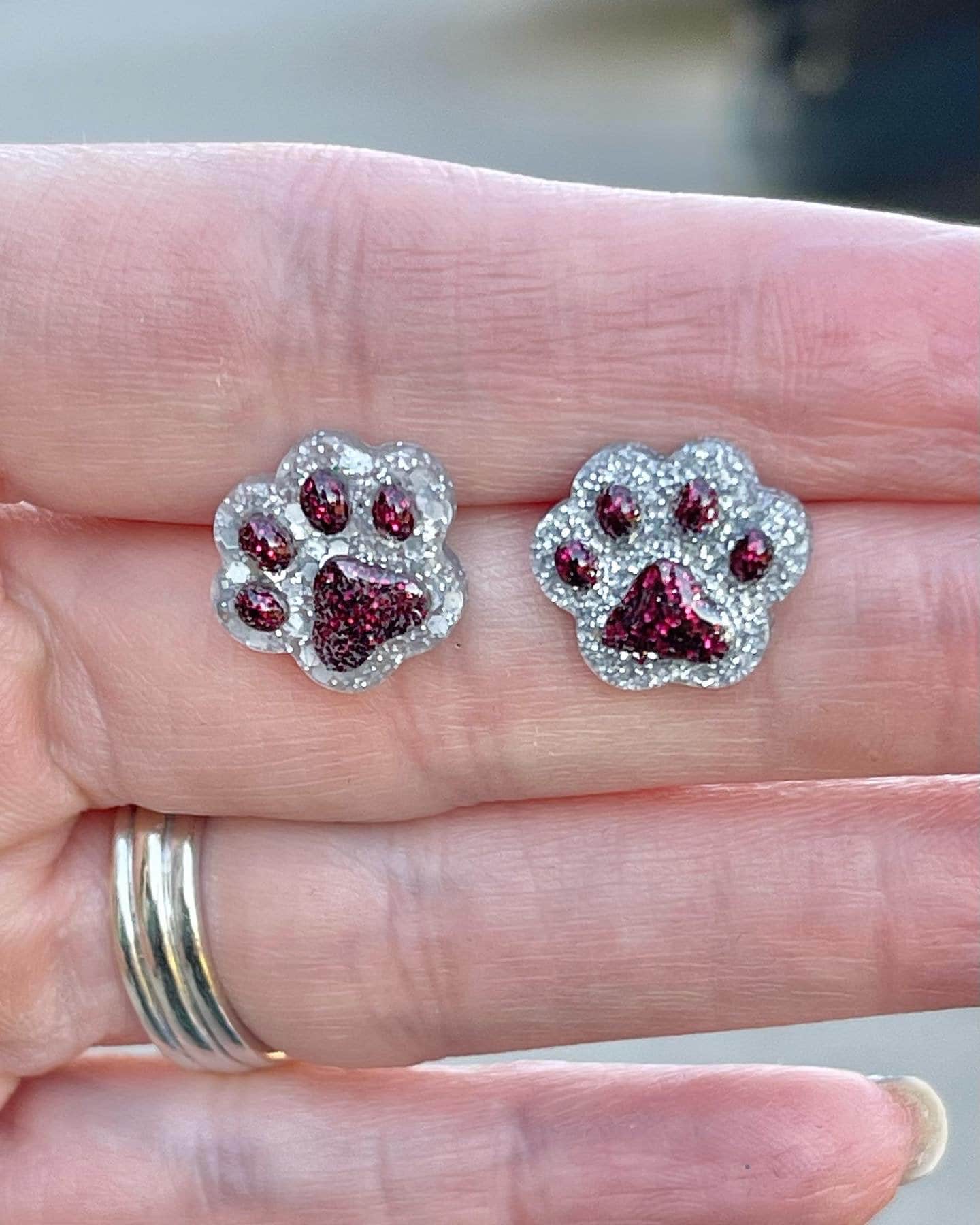 Paw print resin studs