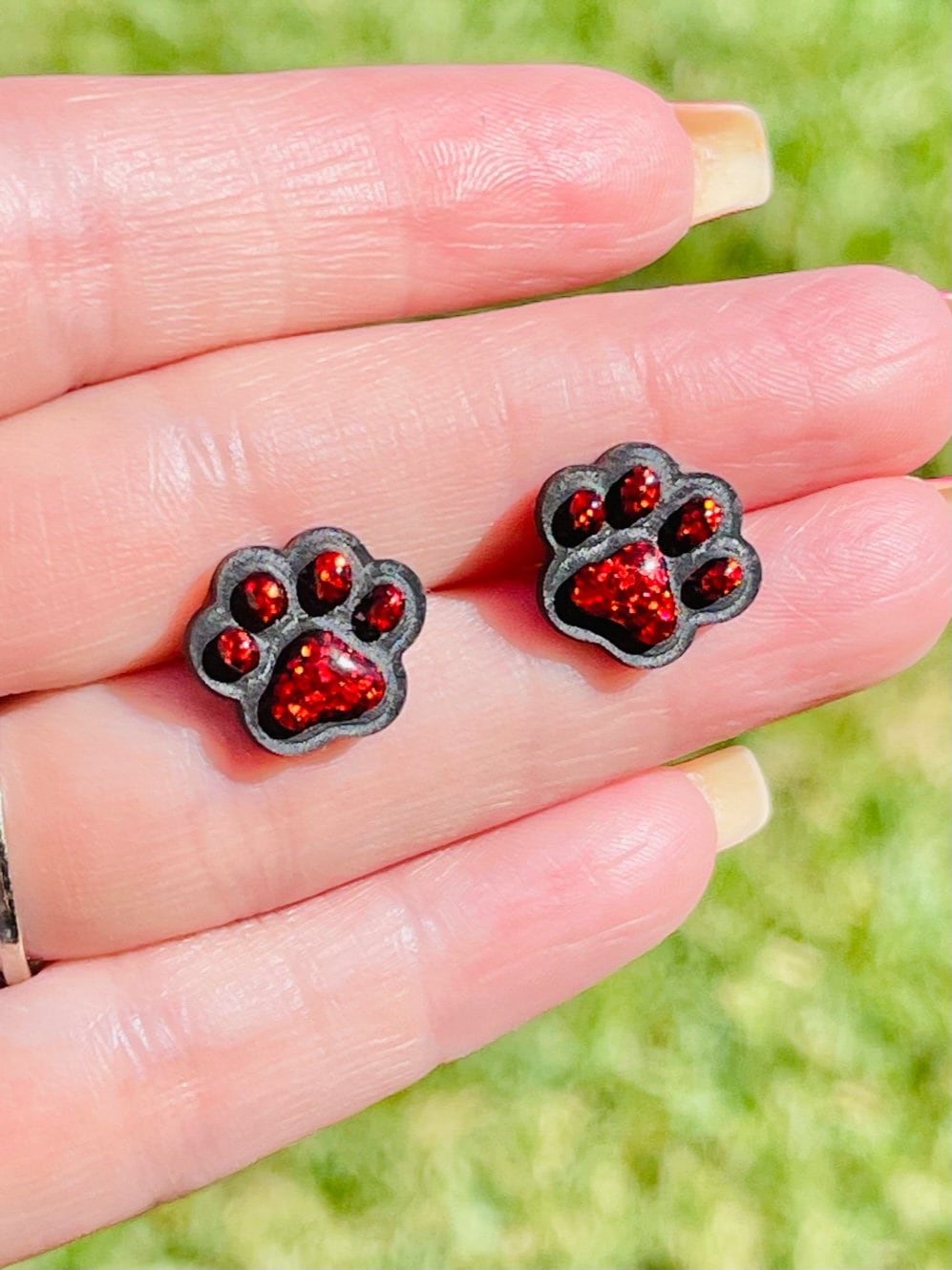 Paw print resin studs
