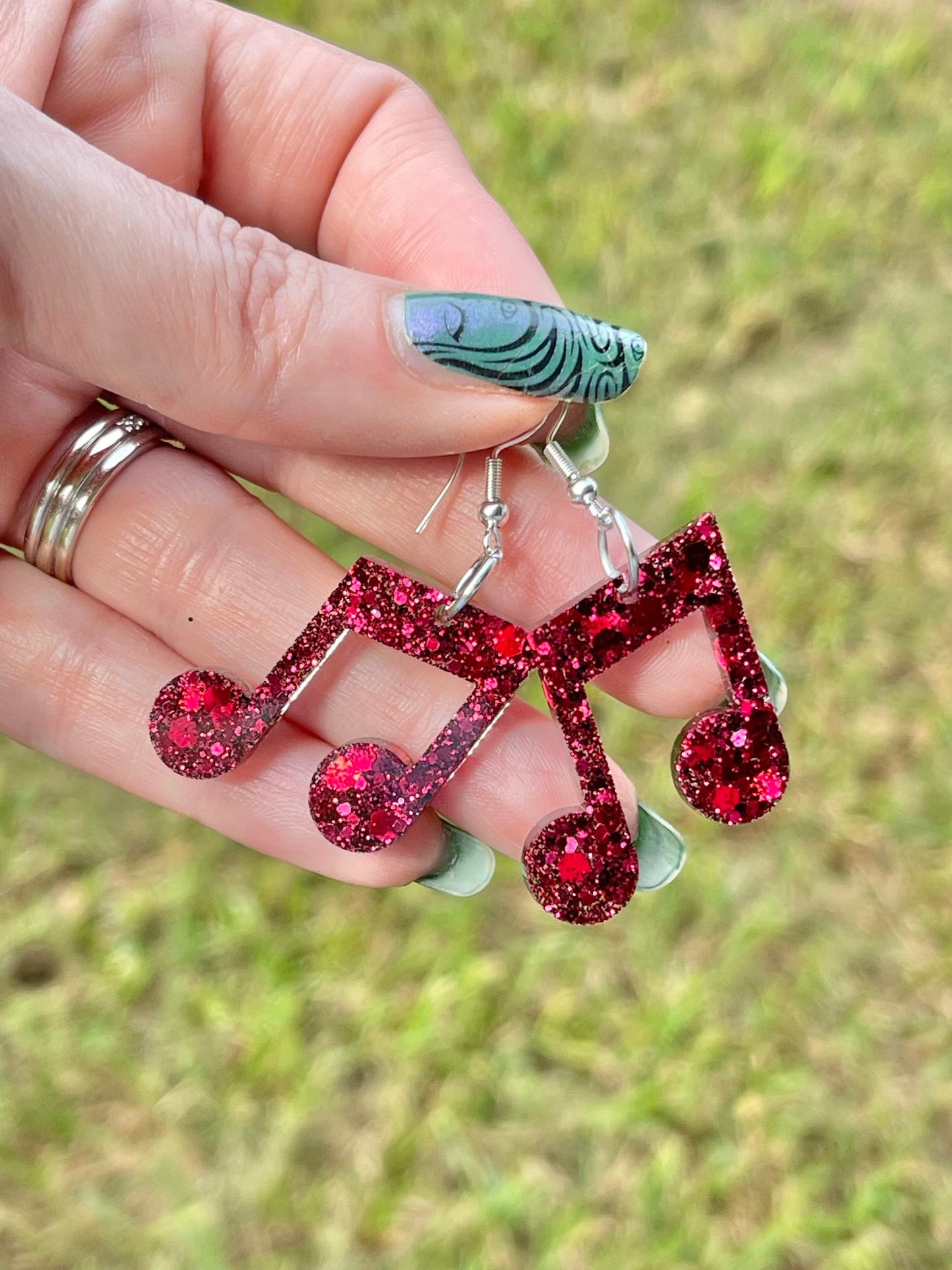 Music notes glitter resin earrings