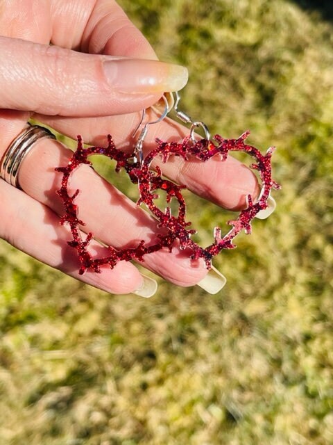 Open Barbed wire Heart glitter resin earrings