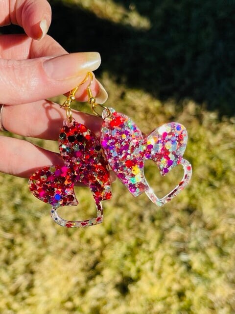 Cutout Heart glitter resin earrings