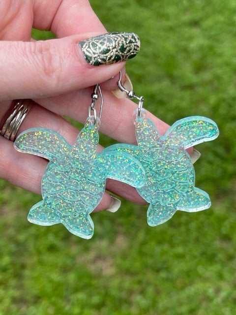 Sparkly sea turtle glitter resin earrings