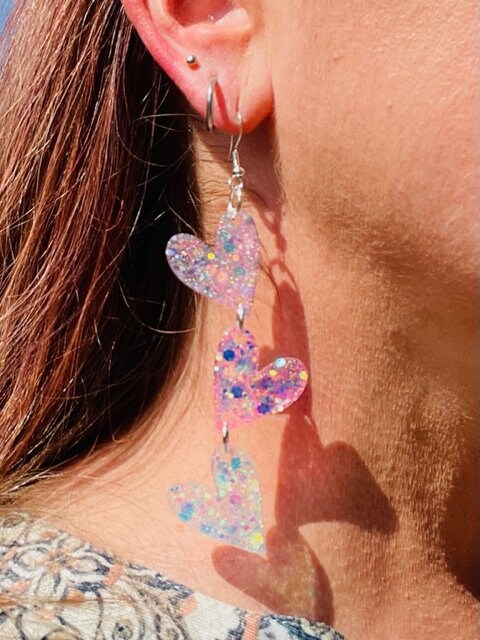 Chain of Flip flop Heart glitter resin earrings
