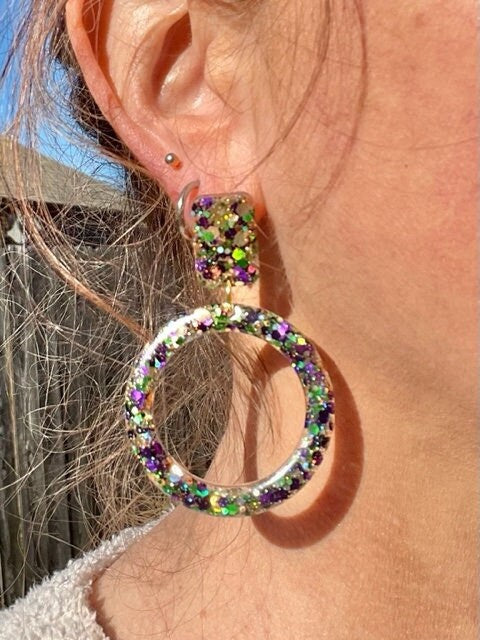Circle hoop resin glitter earrings