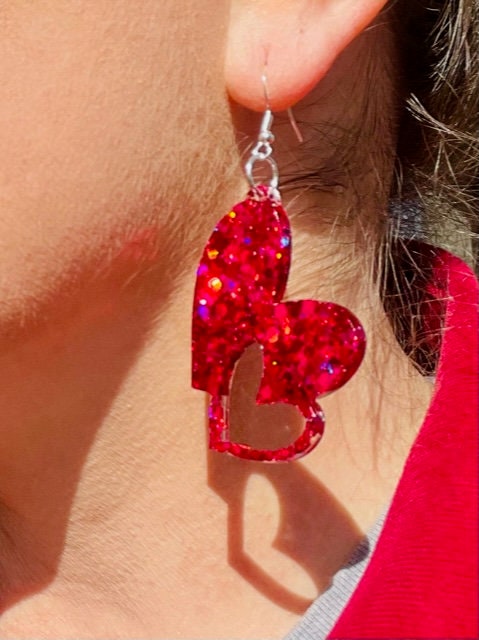 Heart glitter resin earrings in Berry