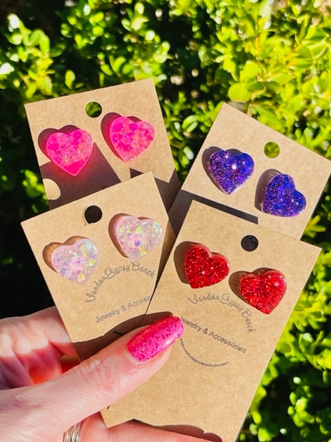 Heart stud glitter resin earrings