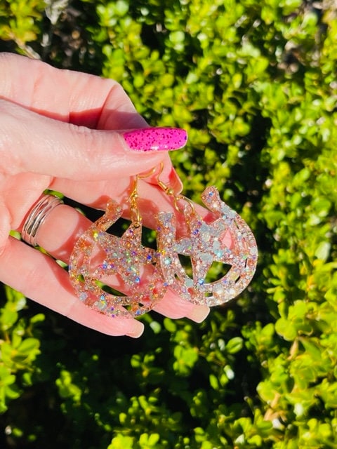 Horseshoe glitter resin earrings