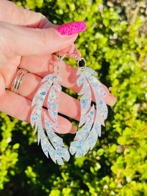 Feather glitter resin earrings