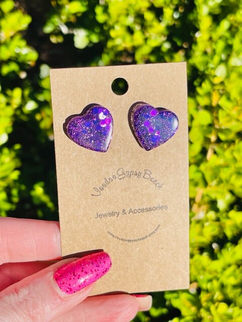 Heart stud glitter resin earrings