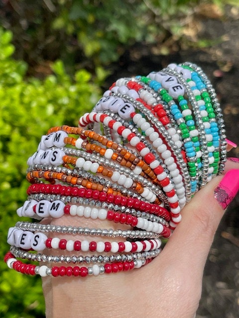 Personalized 7 loop Game Day Beaded memory wire wrap bracelet with School/team name/choice of word(s) - Custom stacked bracelet bundle