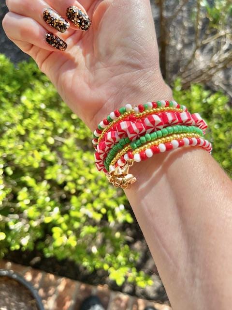 Beaded Christmas spiral memory wire wrap bracelet - 7 loop