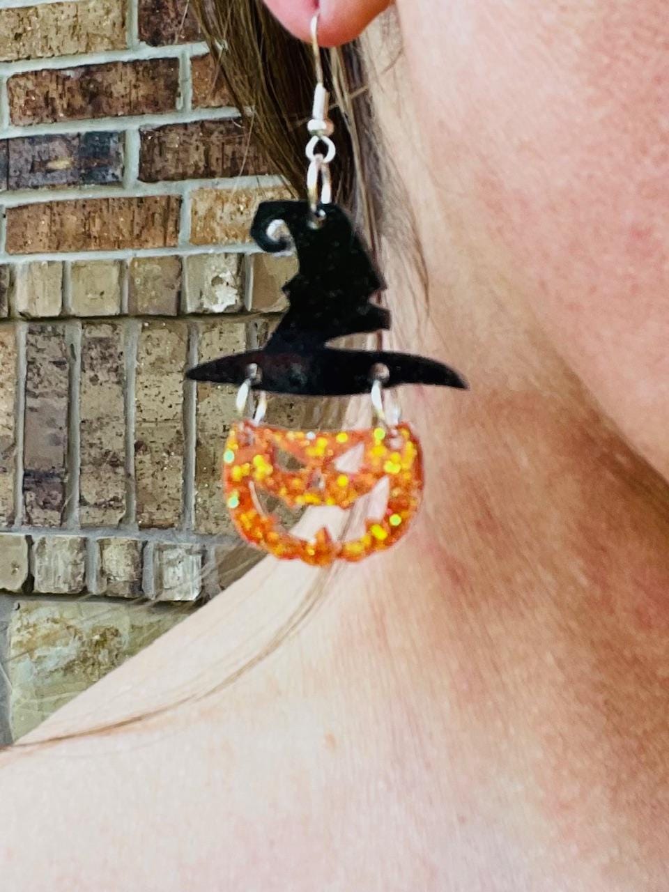 Witch Hat Pumpkin Earrings | Glitter Resin Jack-O’-Lantern Earrings | Halloween Dangle Earrings | Spooky Cute Jewelry Gift
