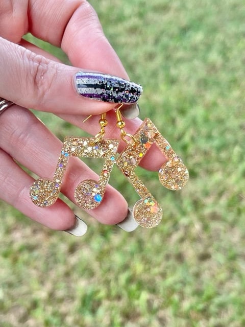 Music notes glitter resin earrings
