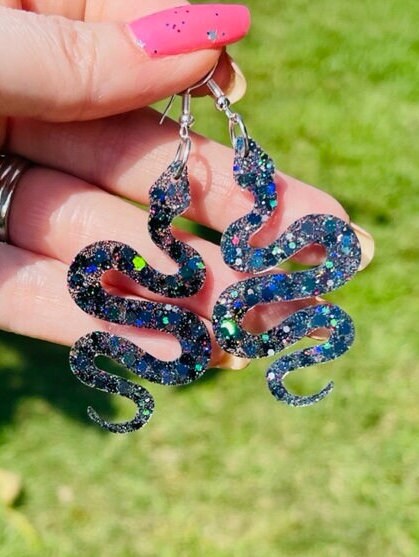 Super light slithering snake earrings - Reputation snake earring