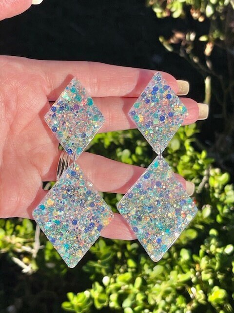 Large diamond-shaped statement glitter resin earrings